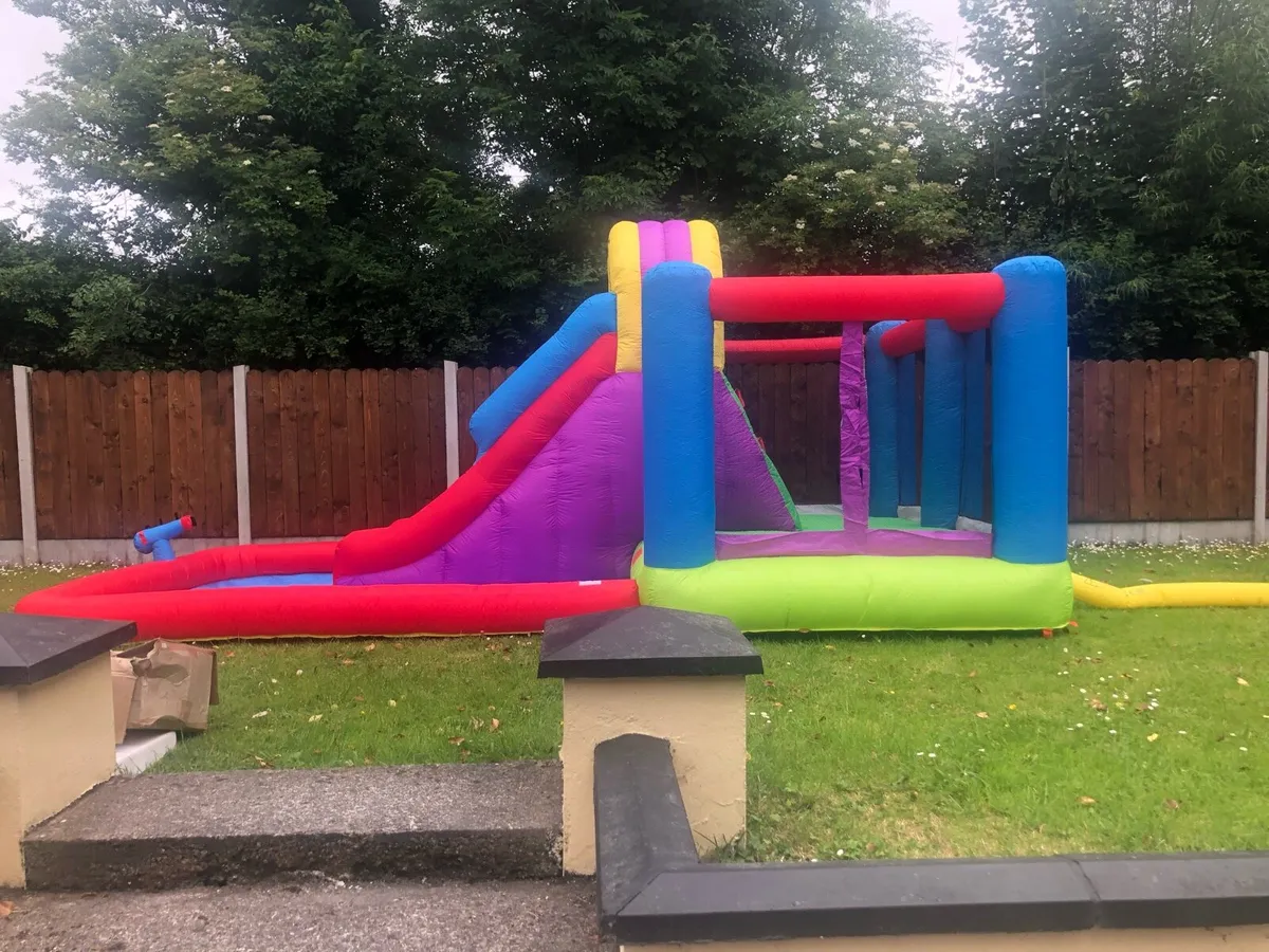 Bouncing castle - Image 2