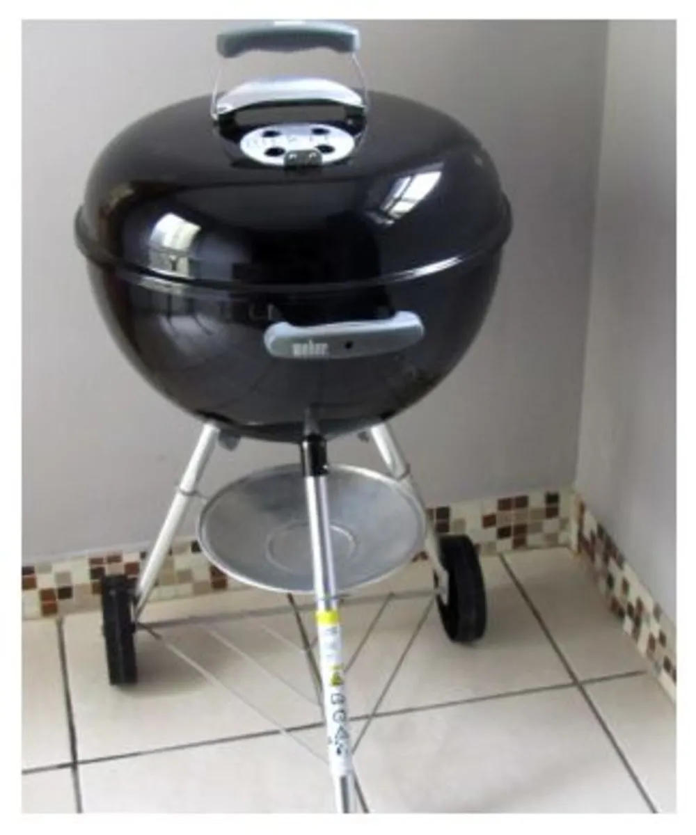 Weber Charcoal BBQ KettleGrill Excellent Condition - Image 1
