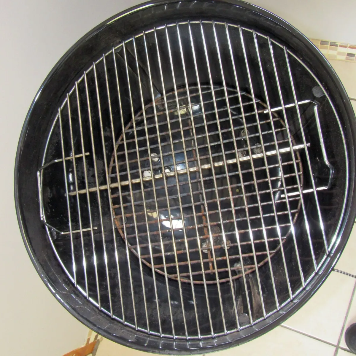 Weber Charcoal BBQ KettleGrill Excellent Condition - Image 3
