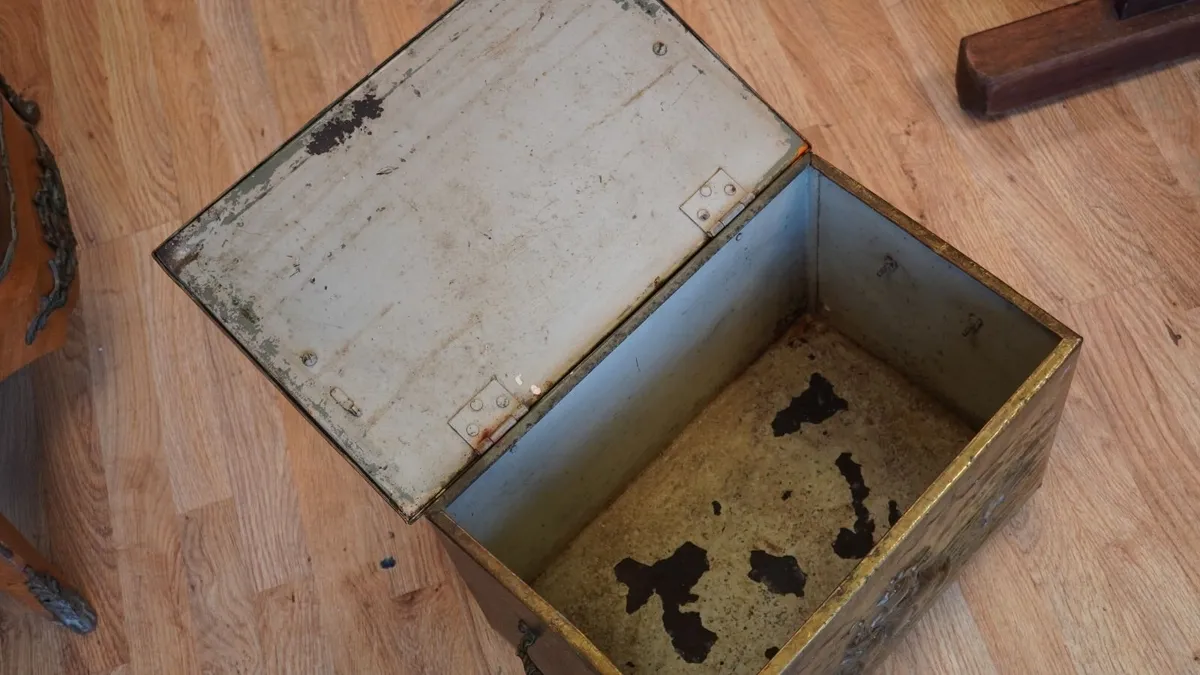 Brass Coal Box - Image 4