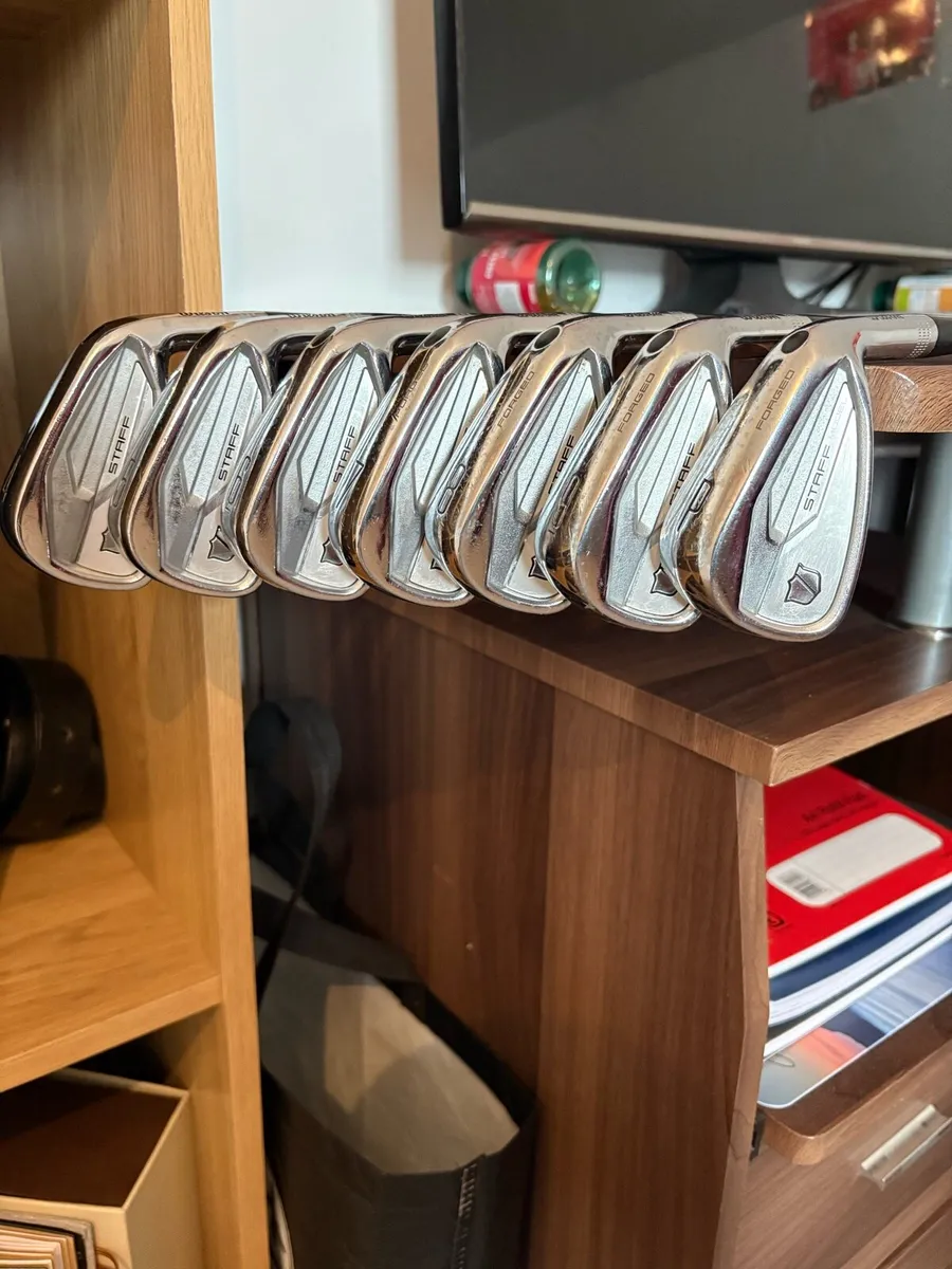 Wilson Staff Model CB Irons 4-Pw (immaculate) - Image 1