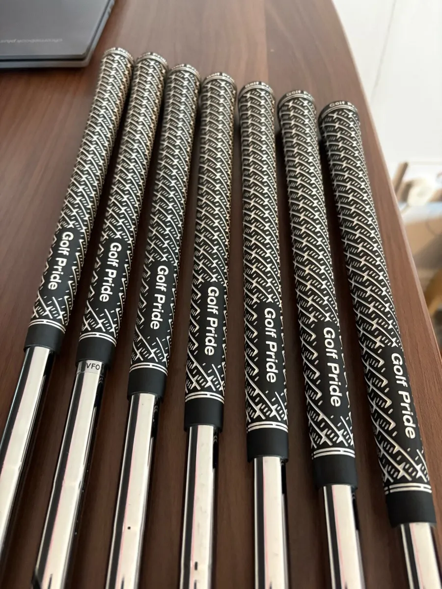 Wilson Staff Model CB Irons 4-Pw (immaculate) - Image 4