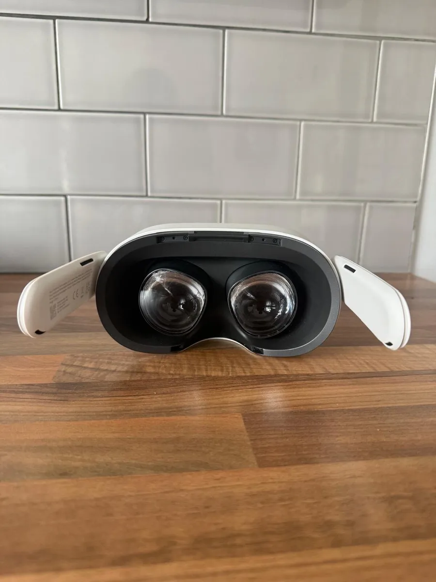 Meta Quest 3S - Image 3