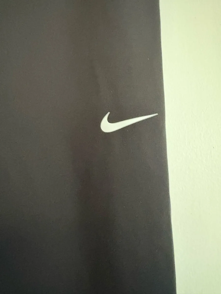 Nike bottoms - Image 4