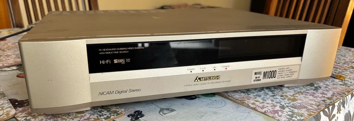 Mitsubishi M 1000 SVHS/vhs recorder (repairs) - Image 1
