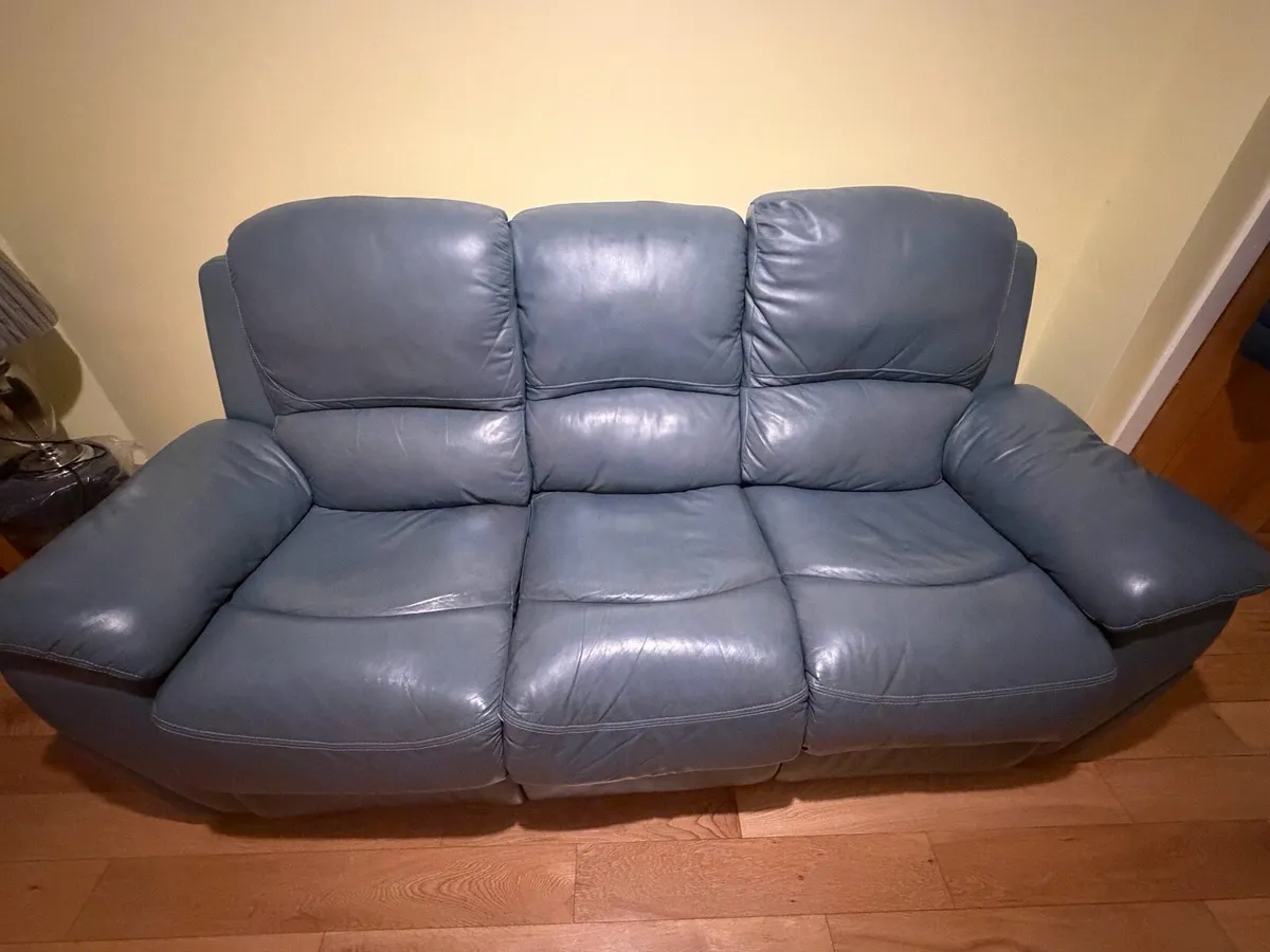 3 seater leather recliner - Image 1