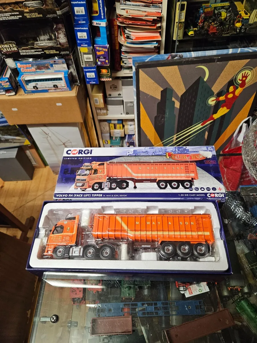 Corgi Volvo Tractor Unit and Bulk Tipper Trailer 1 - Image 1