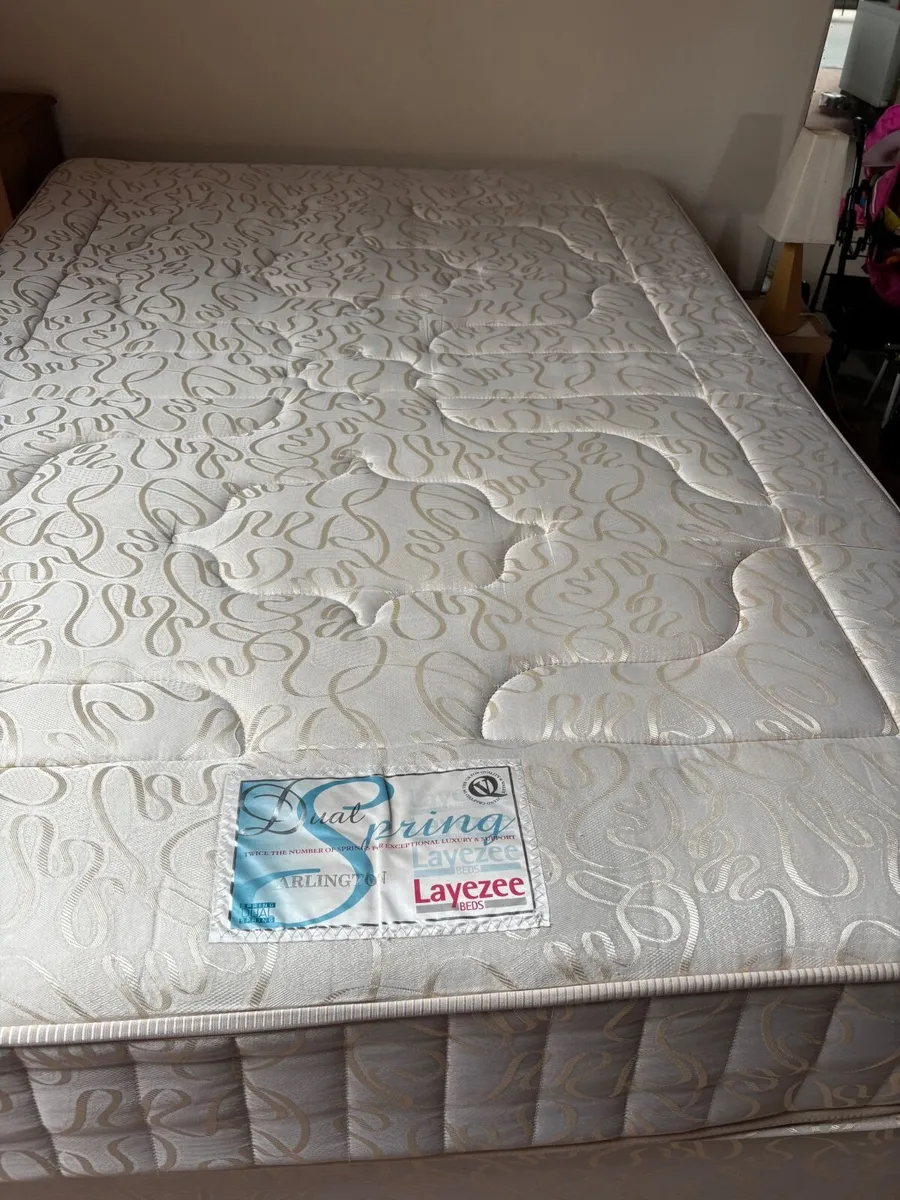 Double bed and base with drawers - Image 2