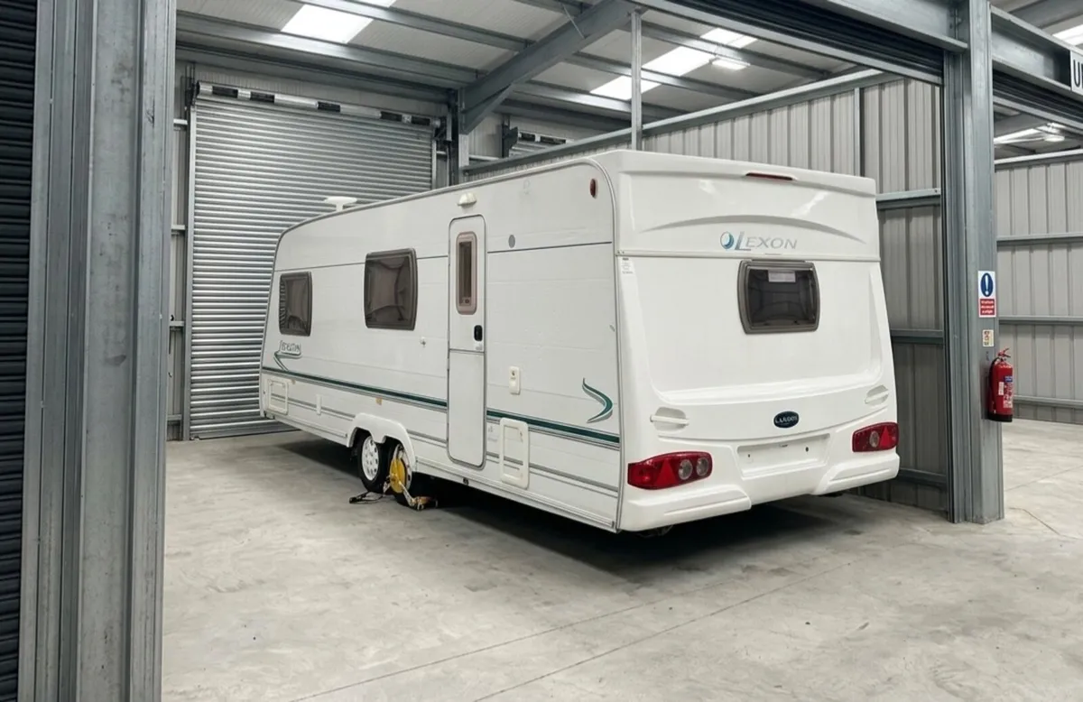 Lunar lexon – 6 Berth – Excellent Family Layout - Image 1