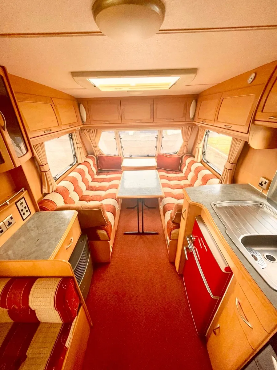 Lunar lexon – 6 Berth – Excellent Family Layout - Image 3