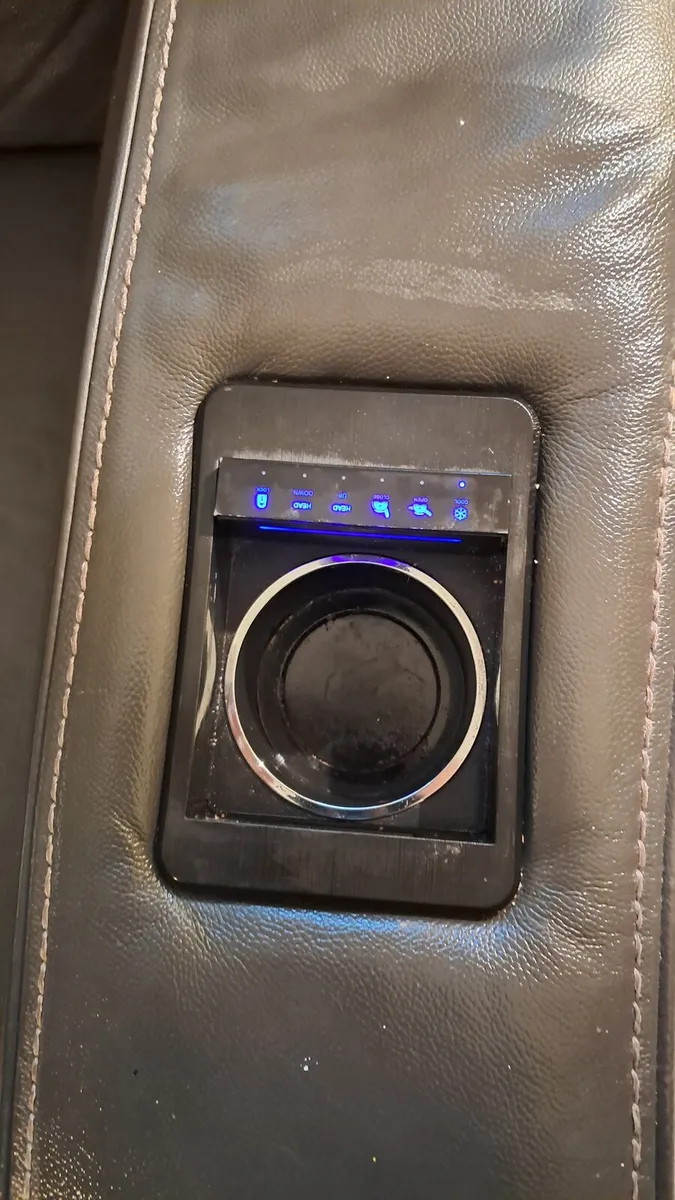 Corner couch - Image 3