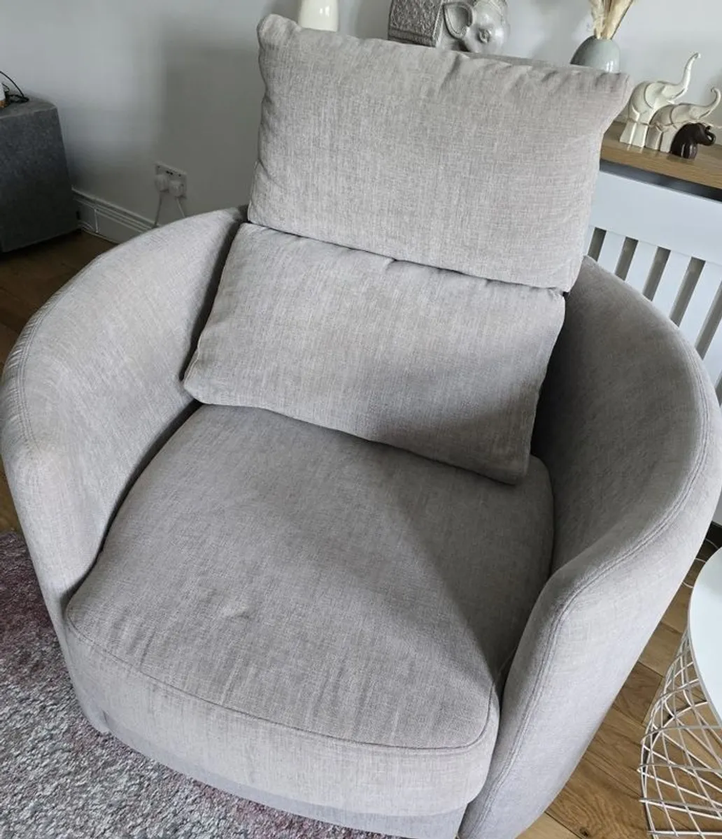 Fama Sofa 4 seats and swivel chair - Image 4