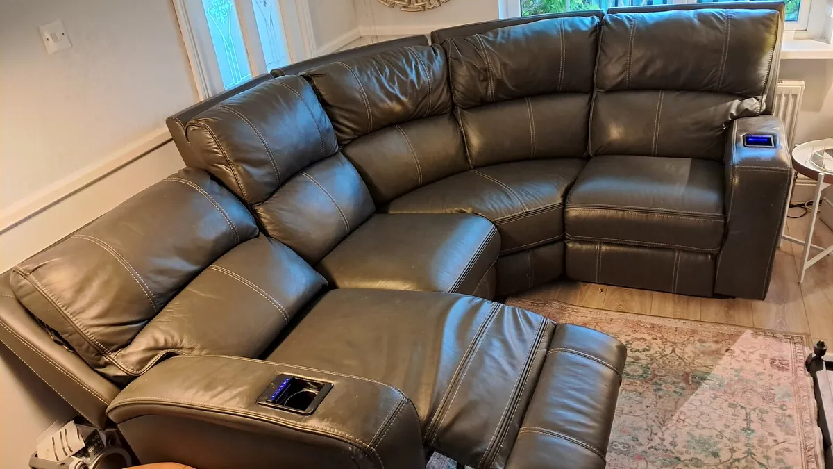 Corner couch - Image 4