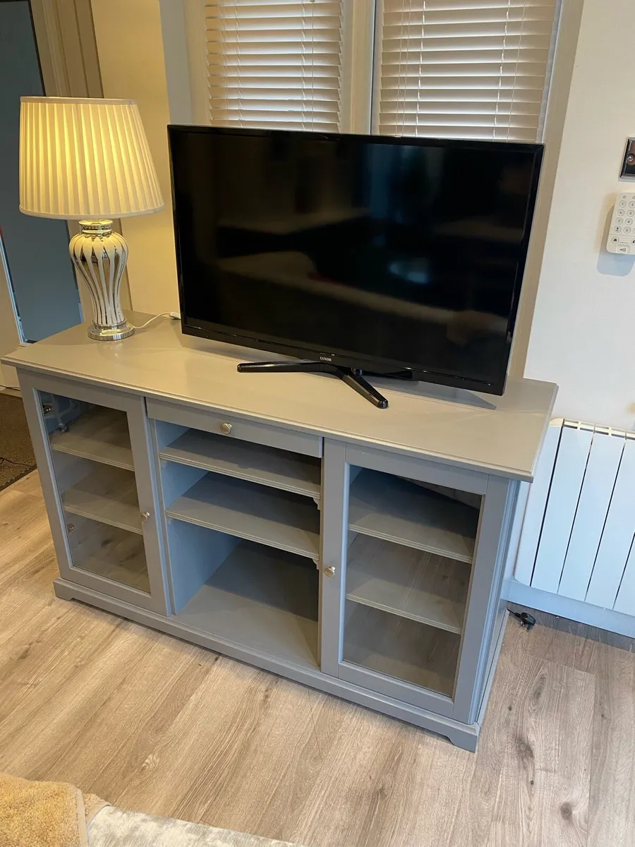 Stylish living room unit - Image 1