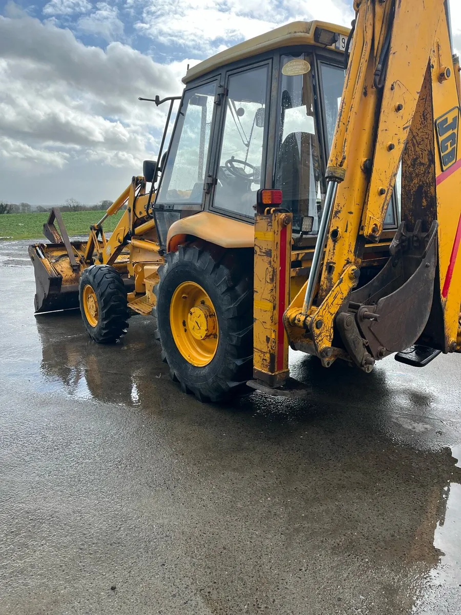 JCB digger - Image 4