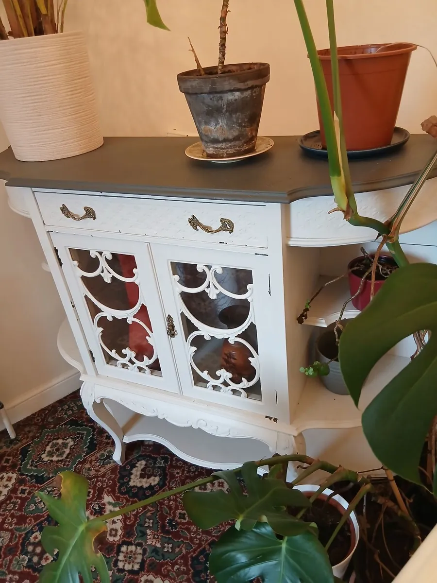 Beautiful glazed sideboard or hallway stand - Image 3