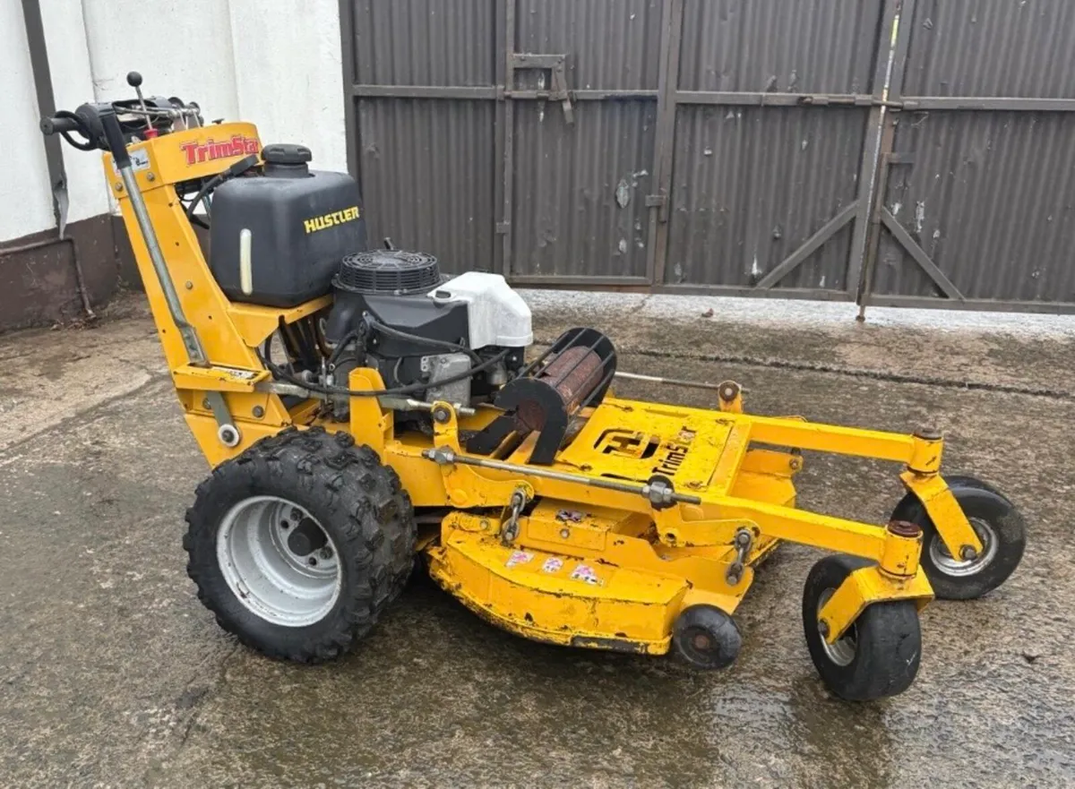 Trimstar Hustler Commercial mower . - Image 1