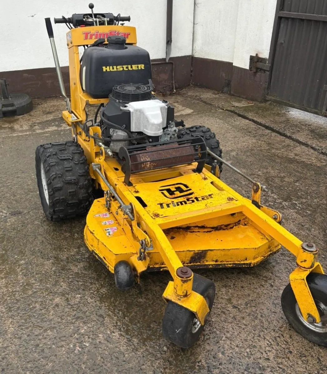 Trimstar Hustler Commercial mower . - Image 4