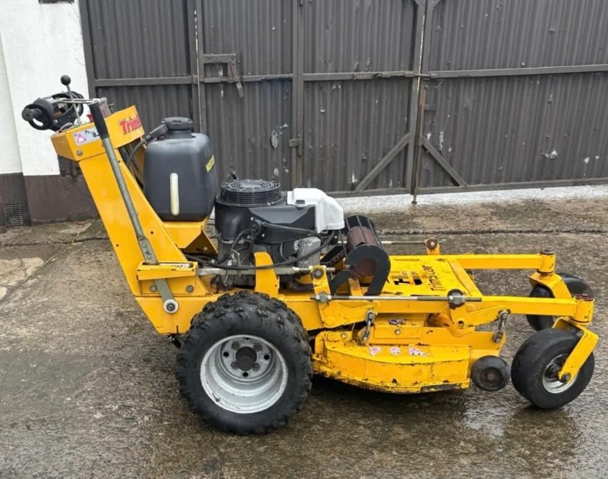 Trimstar Hustler Commercial mower . - Image 2