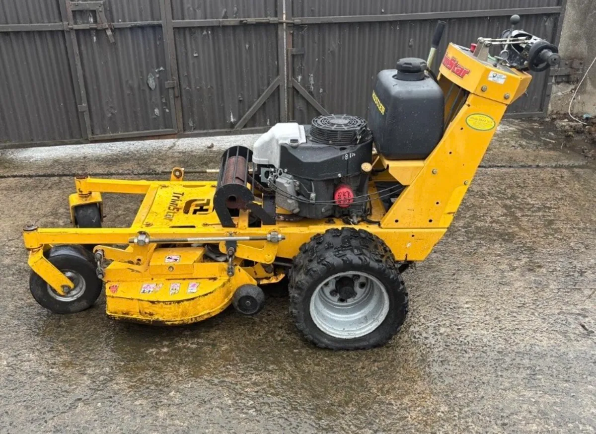 Trimstar Hustler Commercial mower . - Image 3