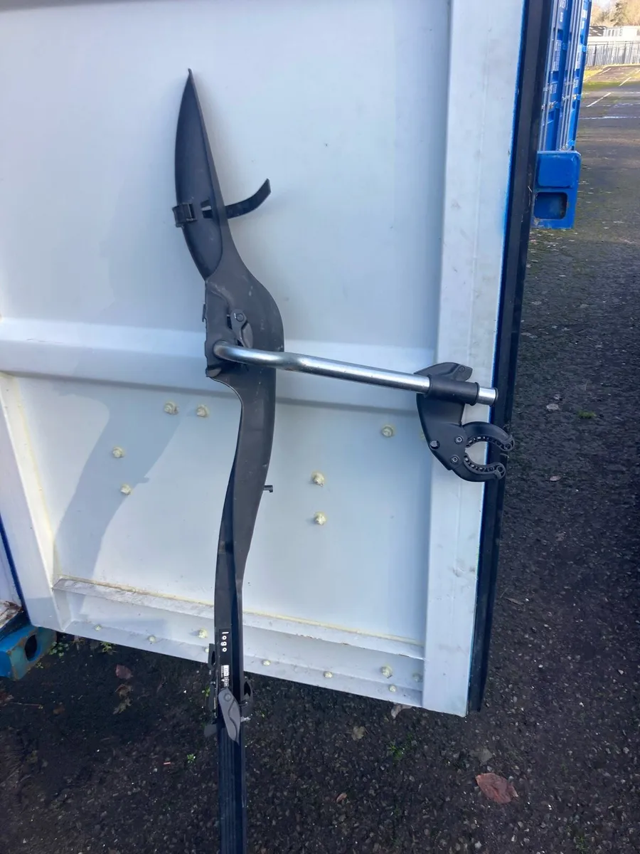 Bike carrier- roof rack - Image 1