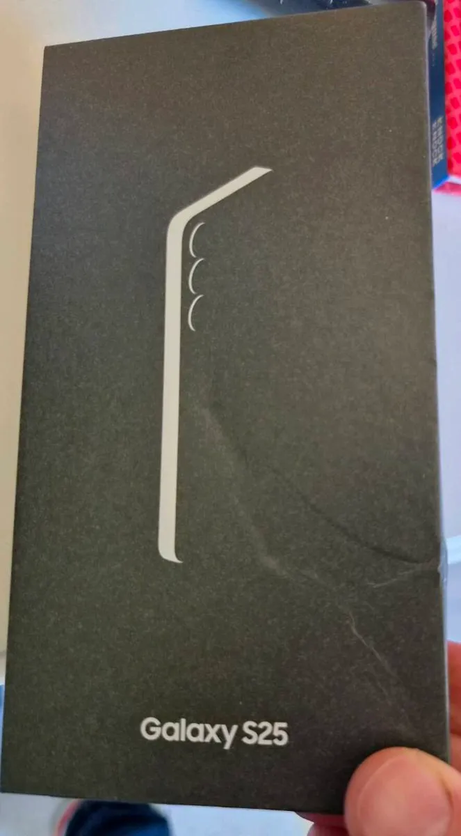 Samsung galaxy S25 256GB unlocked - Image 4