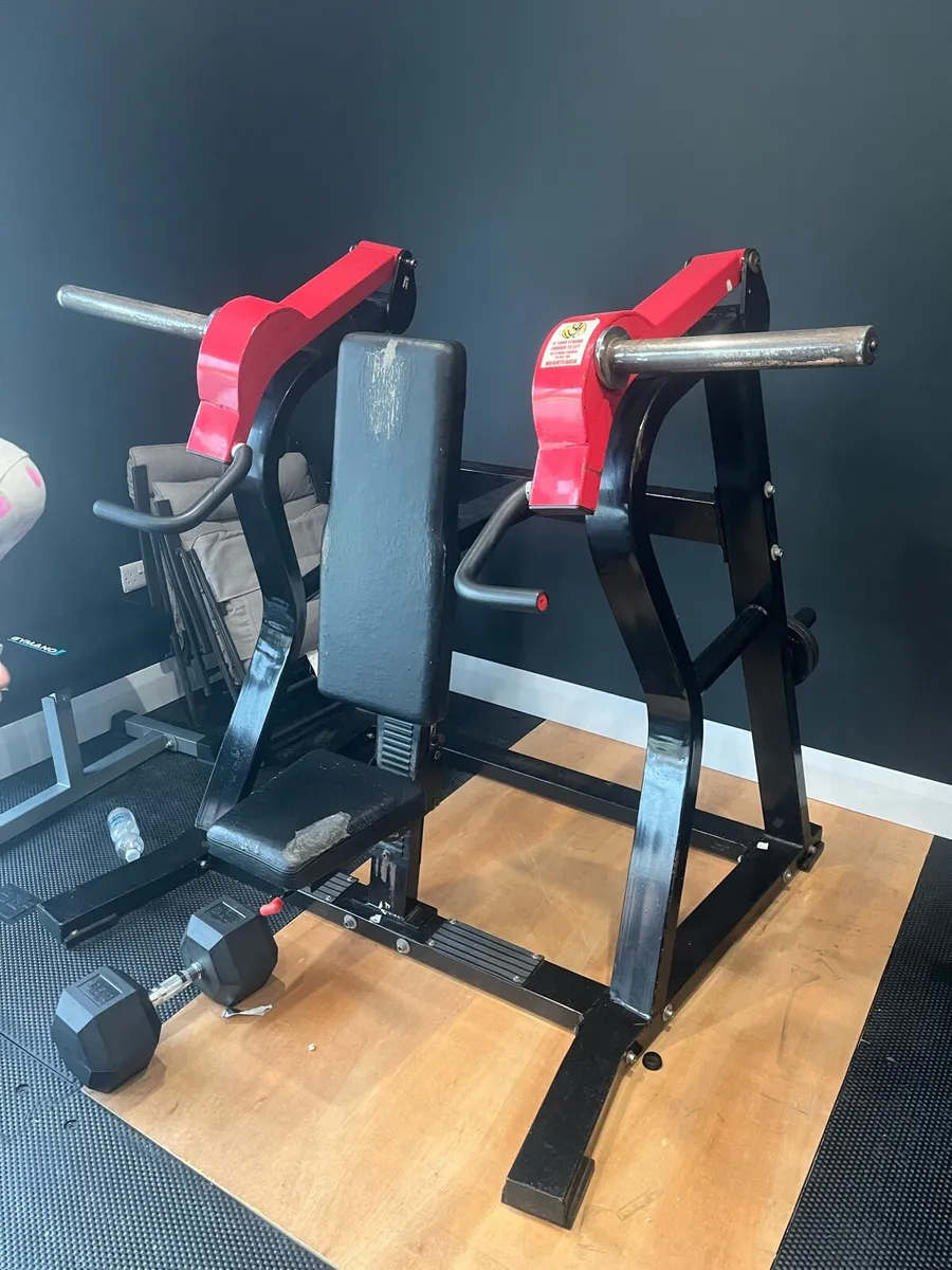 Shoulder press and back row machine - Image 1