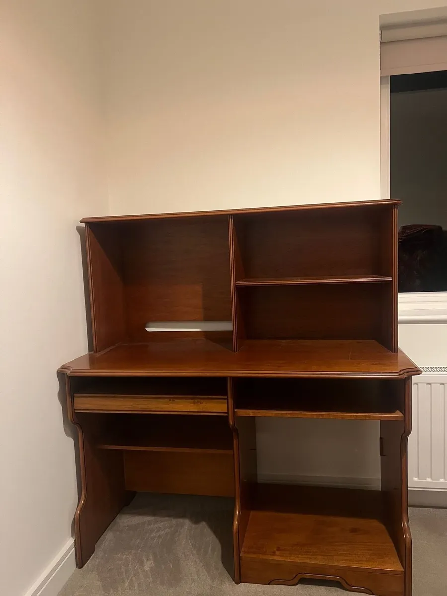 FREE  Bureau/desk - Image 2