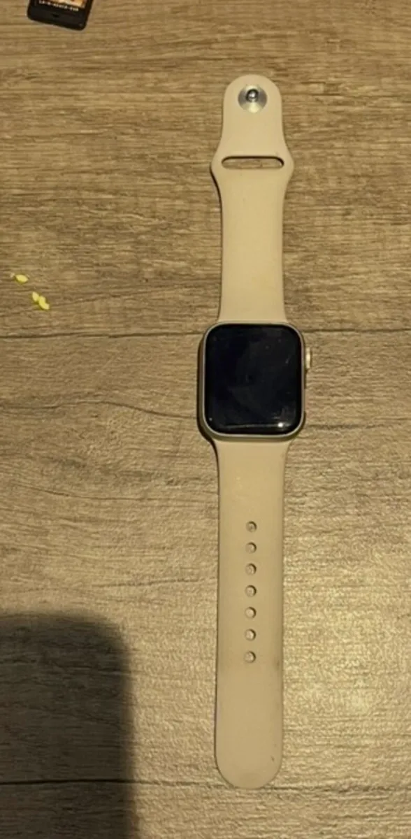 Apple Watch - Image 1