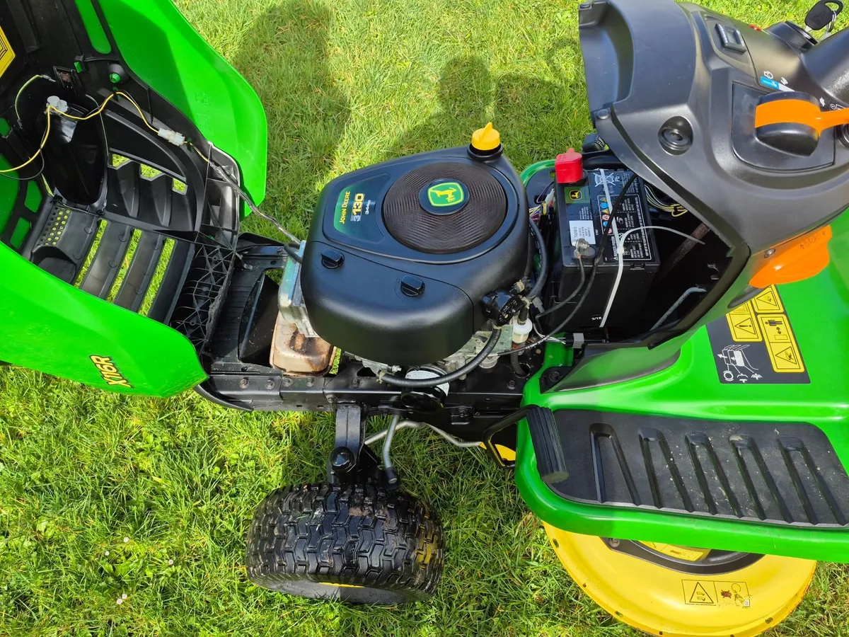 John deere Ride on lawnmower - Image 3