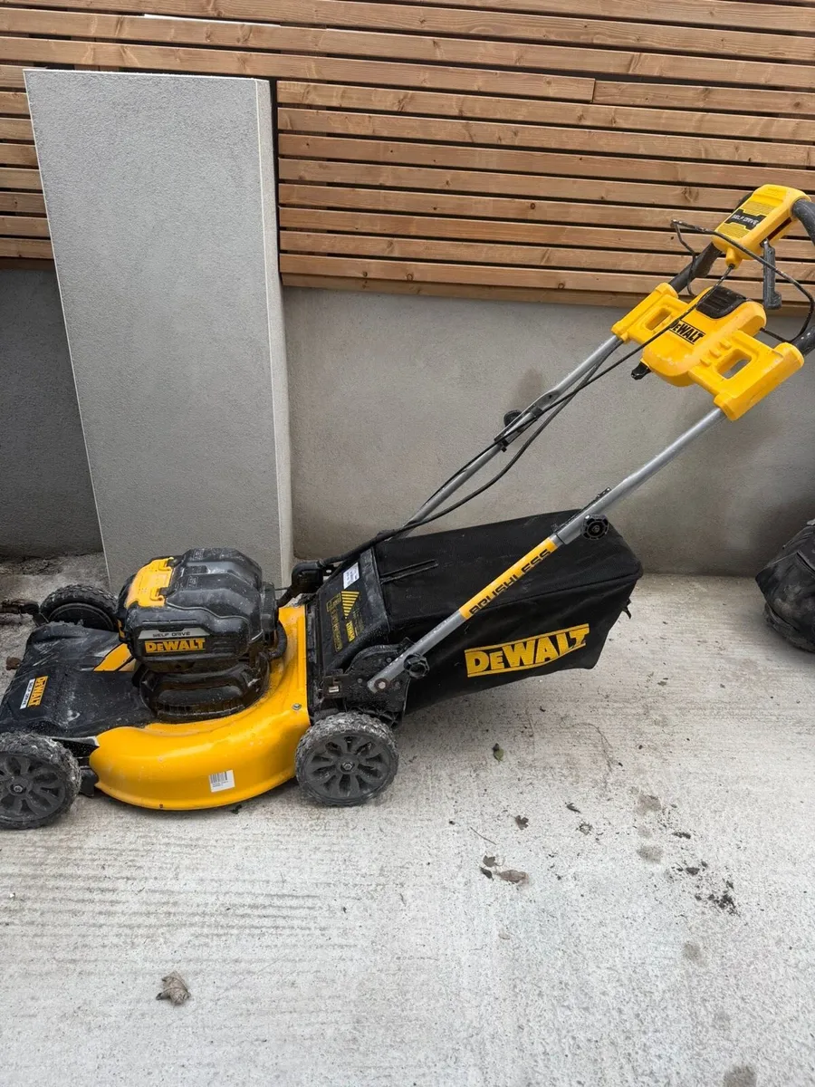 Dewalt battery lawnmower and strimmer - Image 2