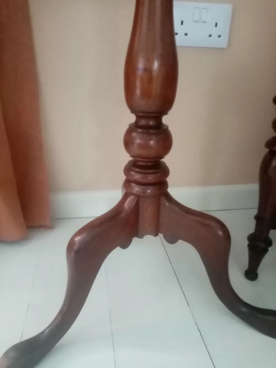 ANTIQUE MAHOGANY TRIPOD SIDE WINE TABLE - Image 2