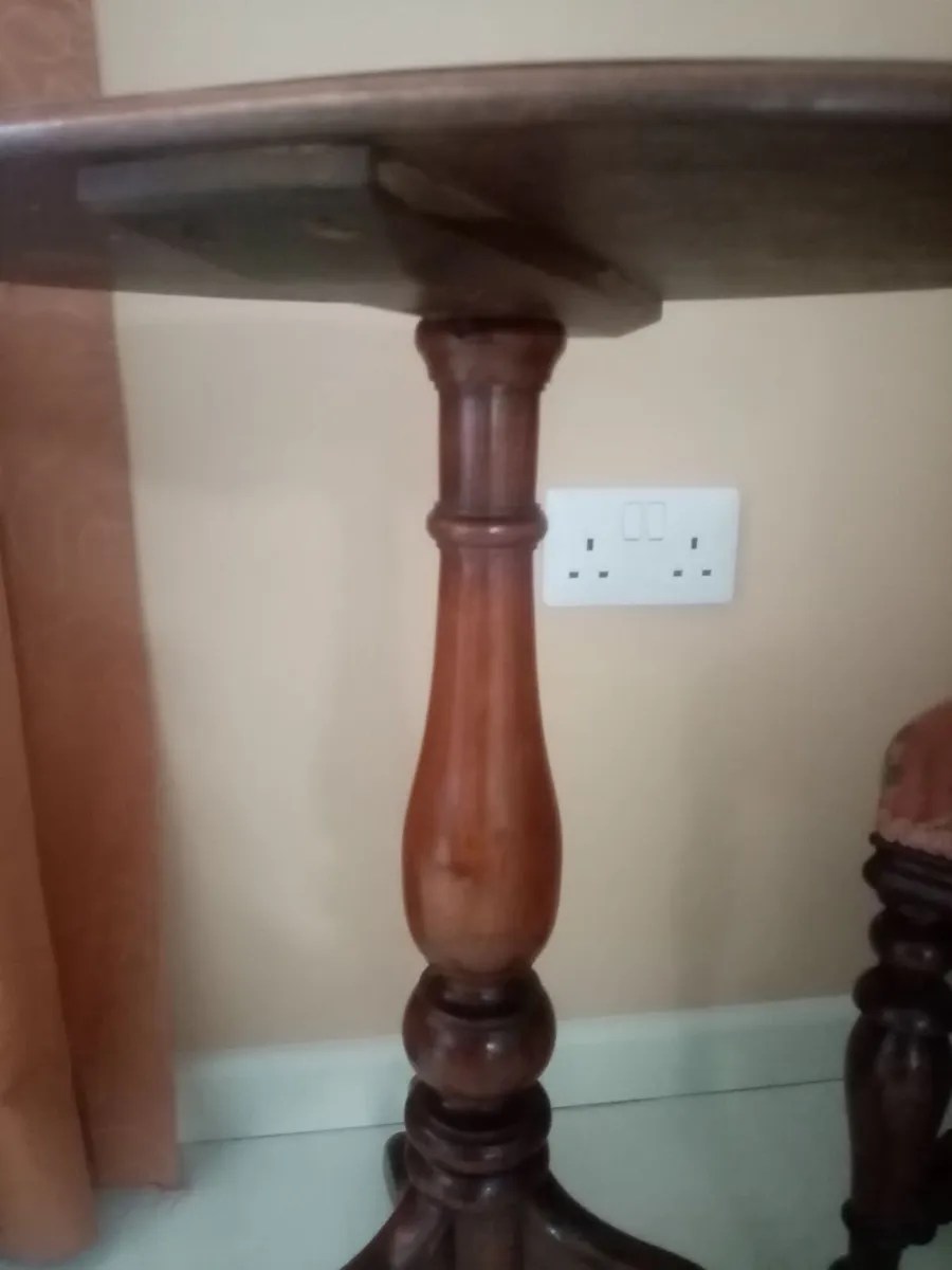 ANTIQUE MAHOGANY TRIPOD SIDE WINE TABLE - Image 3