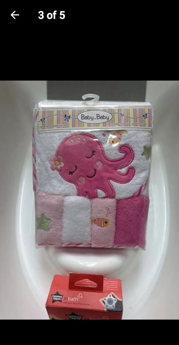 SnuzPod Bedside Crib with Snuz mattress + baby bat - Image 4