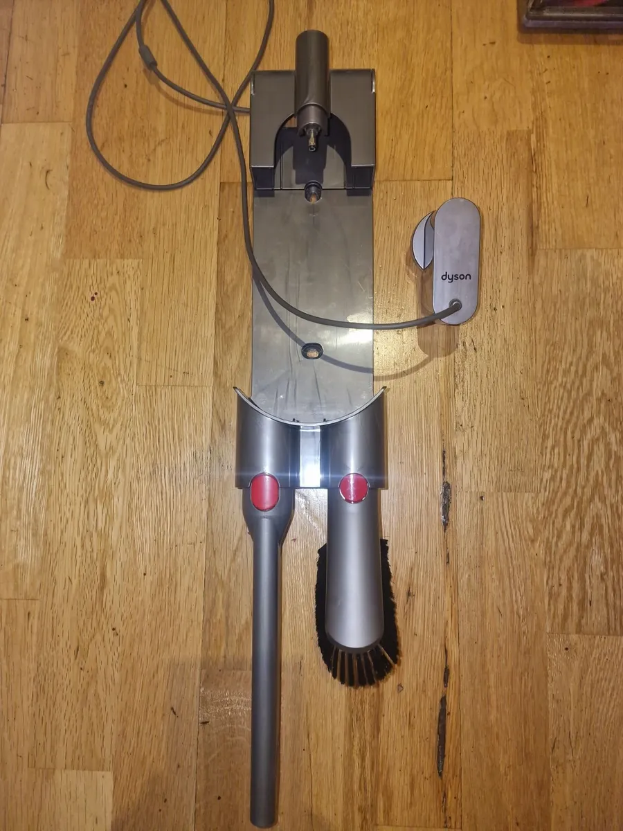 Dyson V8 last model - Image 2