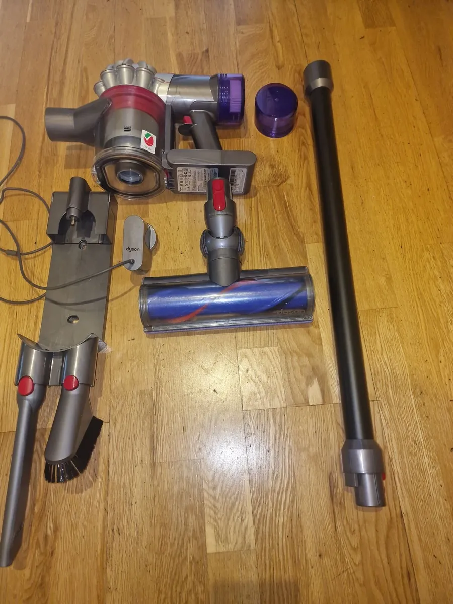 Dyson V8 last model - Image 1