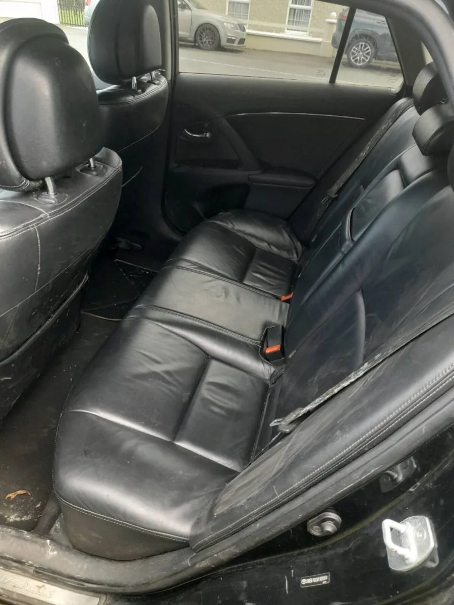 Toyota avensis - Image 3