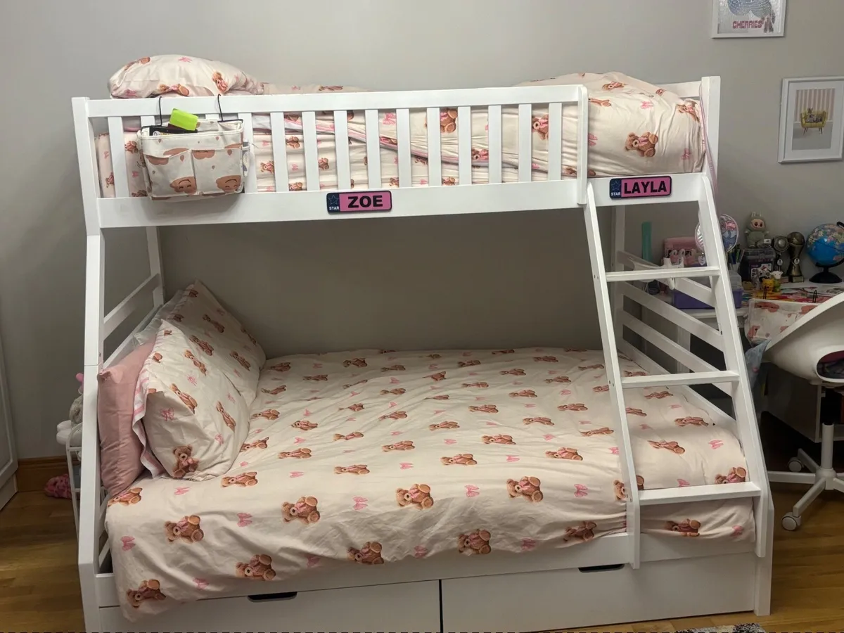 Trible bunk beds - Image 1