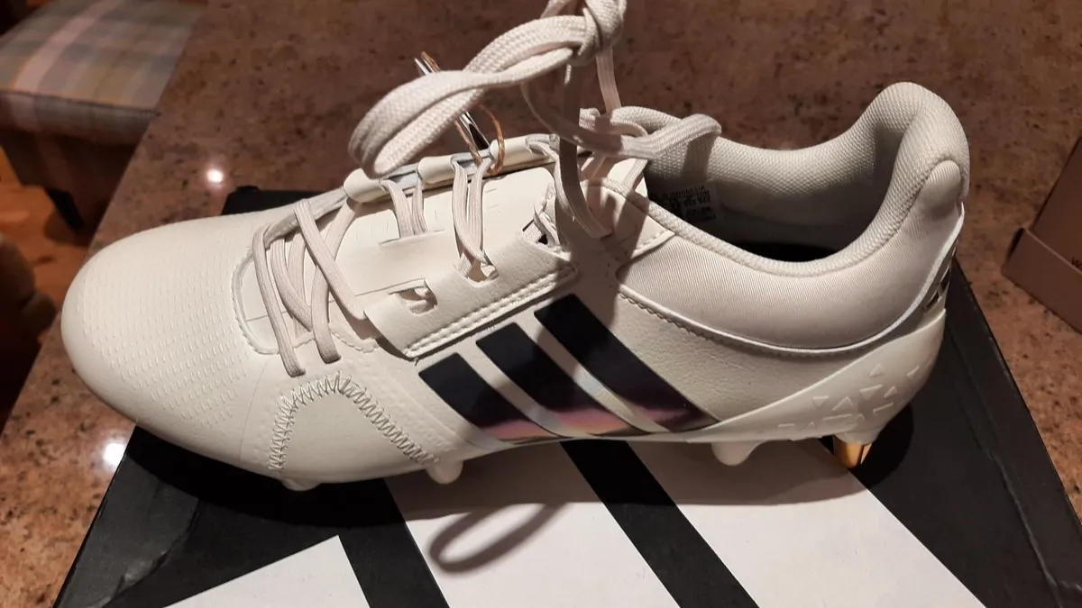 Football boots - Image 1