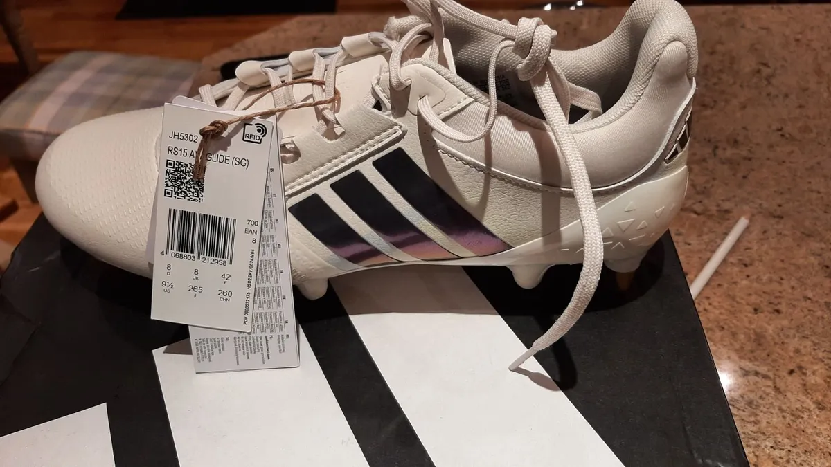 Football boots - Image 4