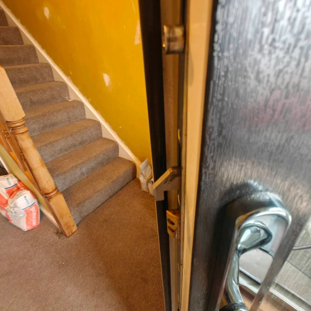 Front door - Image 4