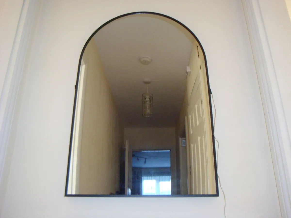 MOVING SOON Arch black mirror 50 x 75cm - Image 4