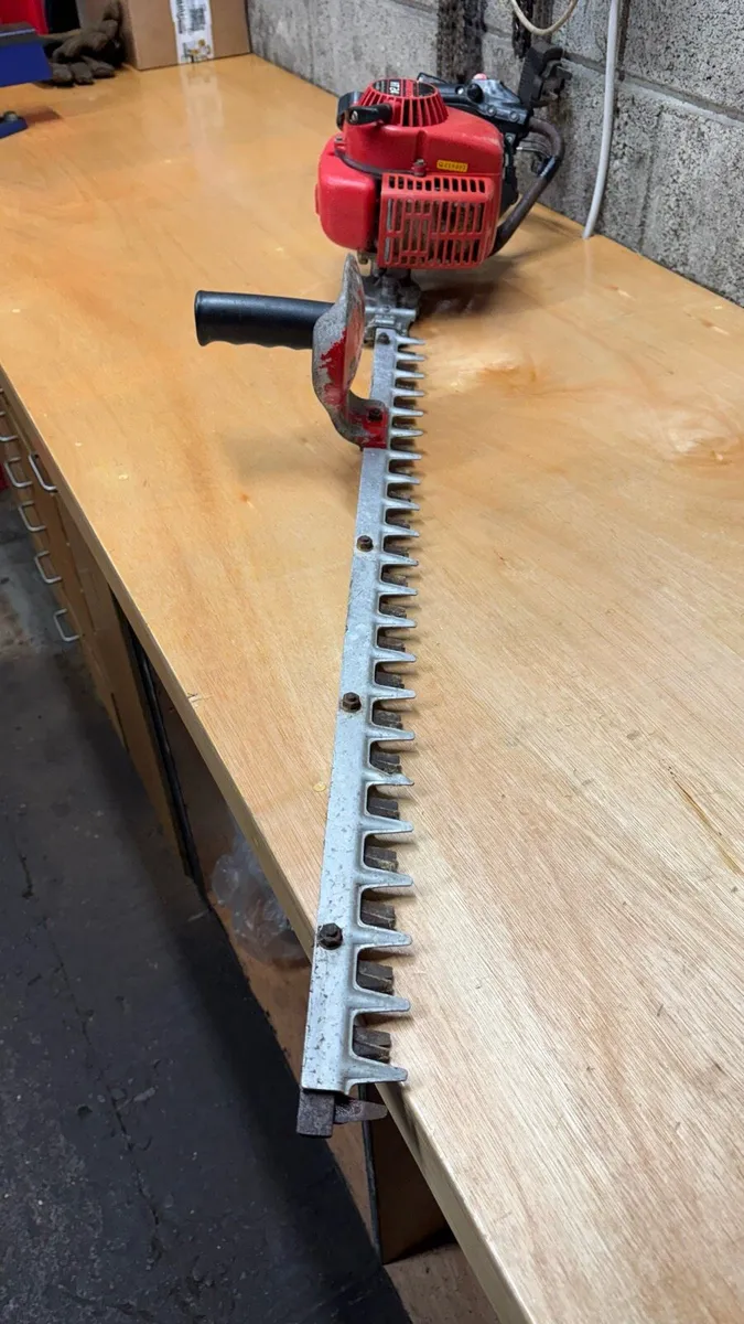 Jonsered/Tanaka HT24 hedge trimmer - Image 3