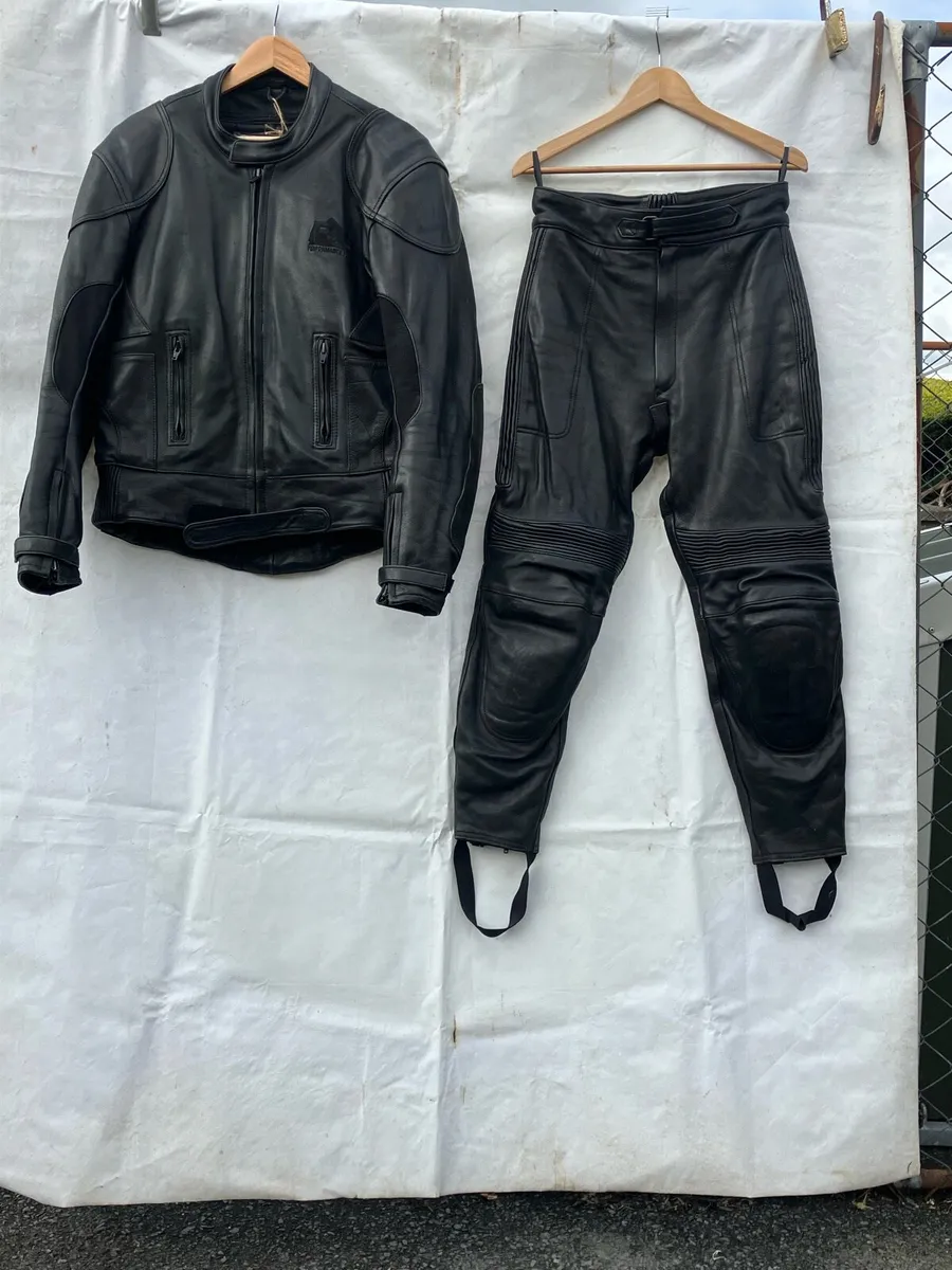 RS Mens Two Piece Leather Motorcycle Suit - Image 1