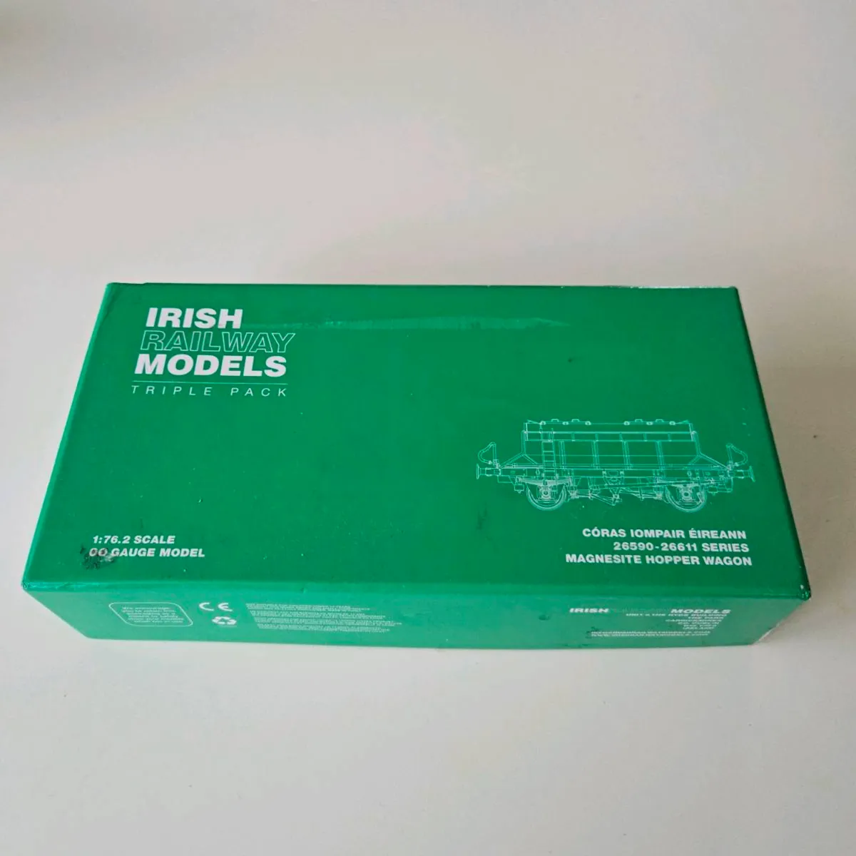 Train and carriage - Image 1