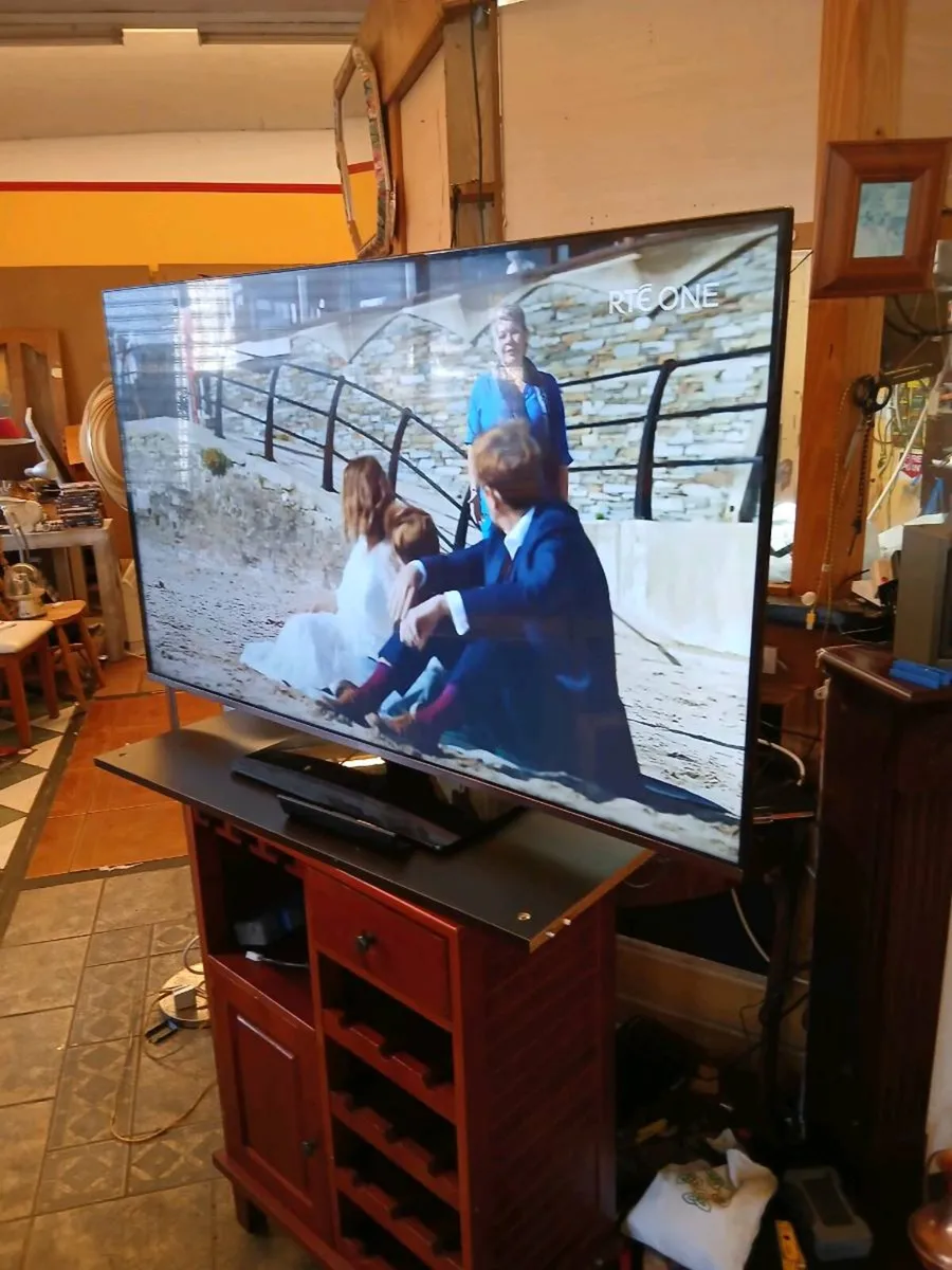 55in Walker Smart Tv - Image 1