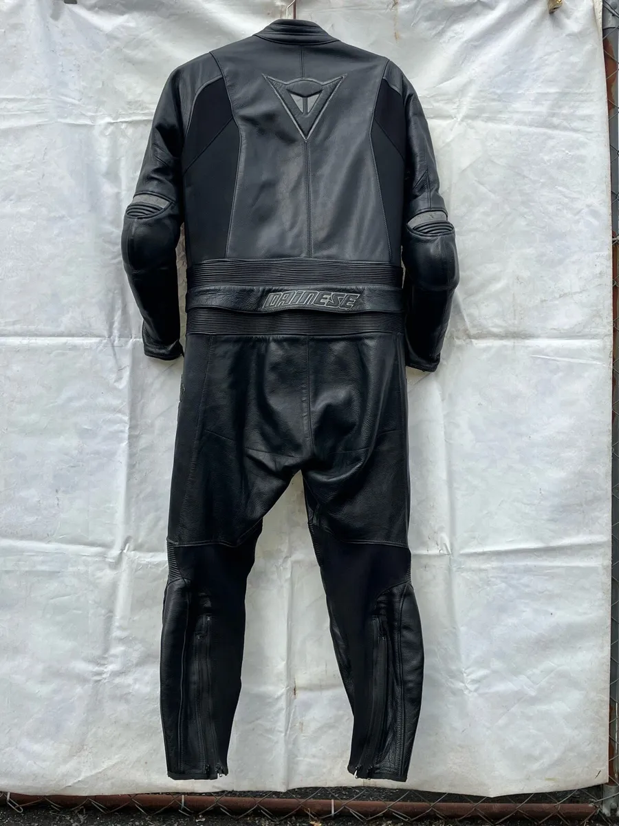 Dainese Mens Two Piece Leather Motorcycle Suit - Image 2