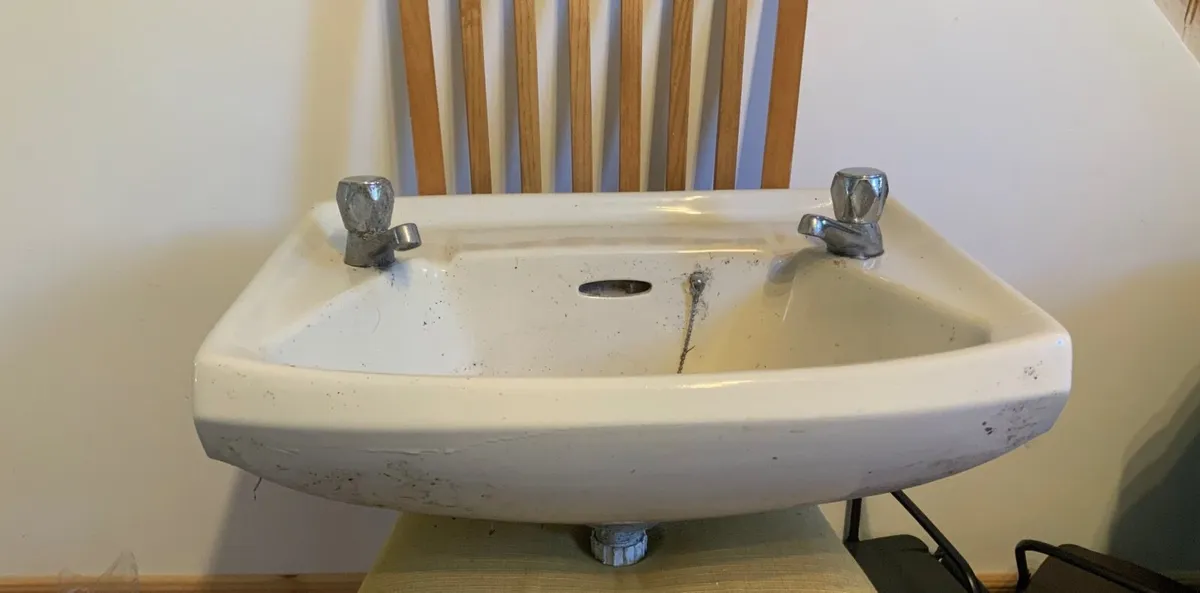 Toilet sink - Image 1