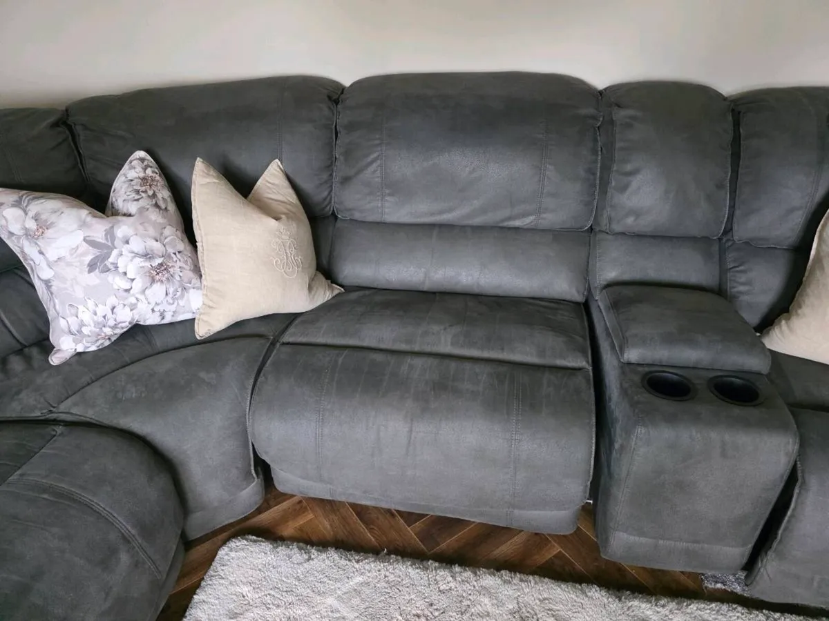 L shaped couch - Image 2