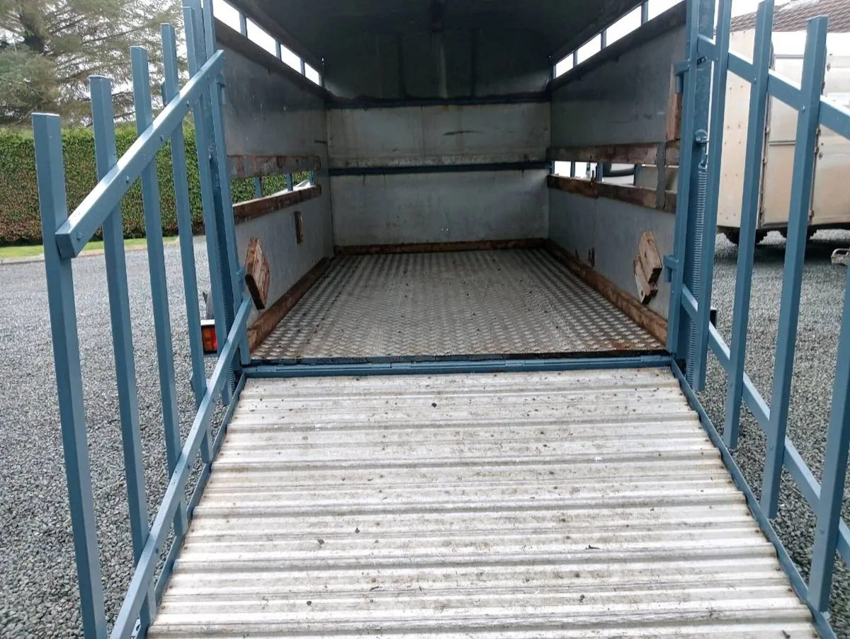 CATTLE TRAILER - Image 2